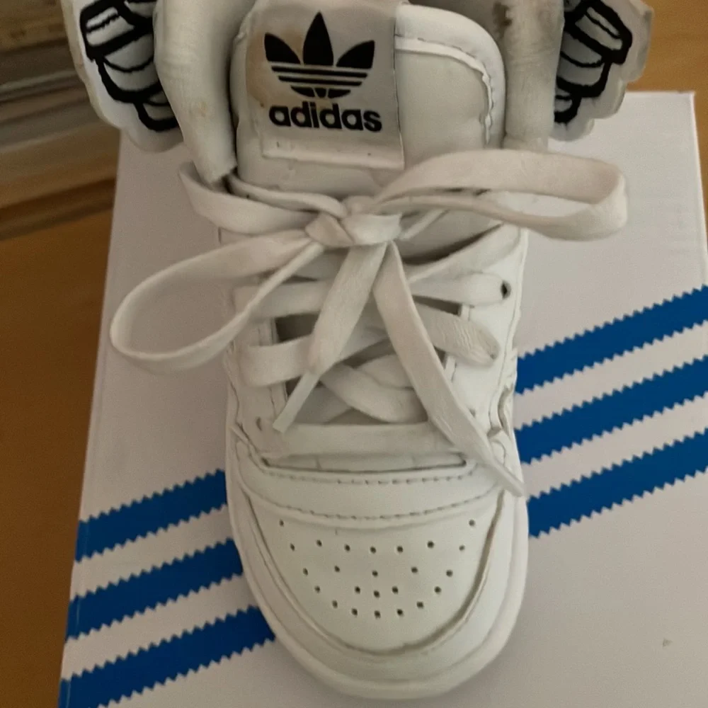 Adidas JS Wings 4.0 Kids - Picture 2 of 9